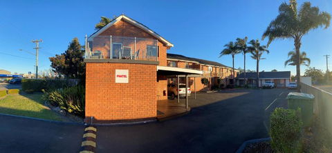 Avaleen Lodge Motor Inn - Accommodation Rockhampton 4