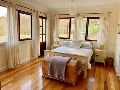 Avalon River Retreat - 400 Acre Riverside Oasis - Accommodation Rockhampton 2