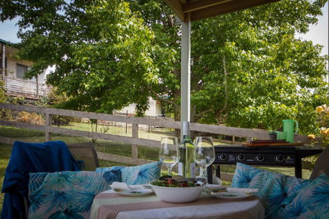 Aveley - Daylesford - Accommodation Rockhampton 1