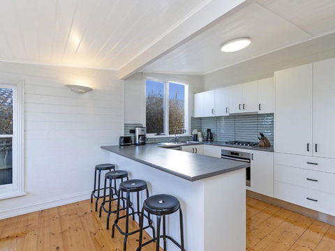 Avery Cottage - Accommodation Rockhampton 0