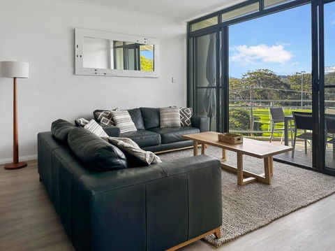 Avoca Coastal Retreat - Unit 13 Avoca Palms Resort - Accommodation Rockhampton 1