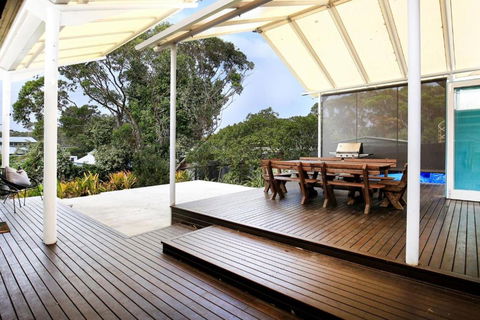 Ayana - Pet Friendly - Directly Opposite Beach - Fireplace - Accommodation Rockhampton 1