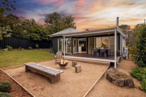Ayla Cottage - Cosy Escape - Accommodation Rockhampton 0