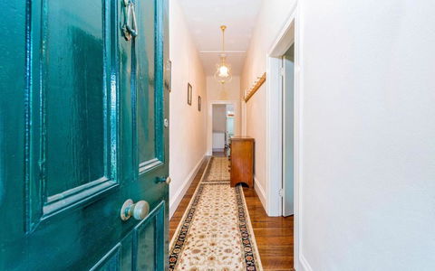 Azile 1875 Heritage Victorian Duplex - Accommodation Rockhampton 0
