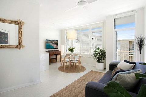 Avalon Beachside Apartment - Accommodation Rockhampton 2