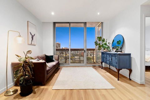 Awesome Melbourne Family Haven With Rooftop Pool - Accommodation Rockhampton 0