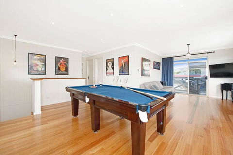 Apollo Bay Oceanview Mountain Retreat, Pet Friendly, EV Station, Fireplace - Accommodation Rockhampton 3
