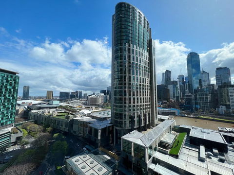 Astonishing Southbank Pearl Tower Residences Near Crown Casino - Accommodation Rockhampton 1