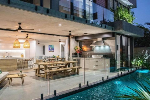 Azure Port Douglas - Luxurious & Modern - Accommodation Rockhampton 0
