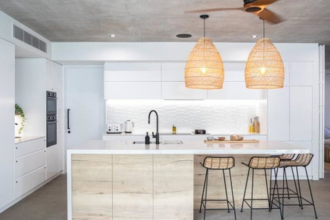 Azure Port Douglas - Luxurious & Modern - Accommodation Rockhampton 1