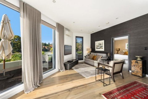 B312S - Luxury Waverton Apartment - Accommodation Rockhampton 0