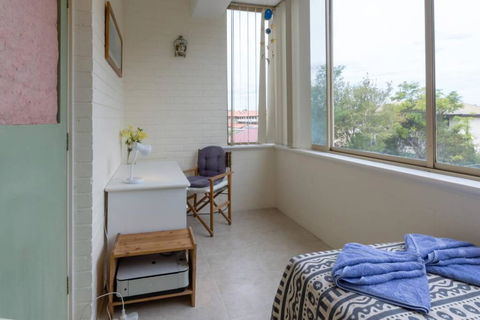 B6 Crawley Apartment 1 BRM & Sleepout Near UWA - Accommodation Rockhampton 4