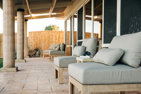 Baird Bay Seaside Villas - Accommodation Rockhampton 2
