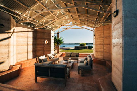 Baird Bay Seaside Villas - Accommodation Rockhampton 4