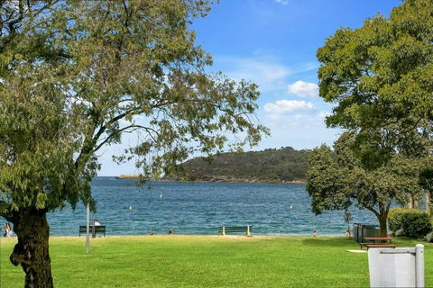 BALO1 - The Esplanade - Mosman - Accommodation Rockhampton 0