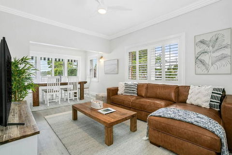 BALO1 - The Esplanade - Mosman - Accommodation Rockhampton 4
