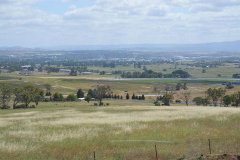 BATHURST GOLDFIELDS RESIDENCE On MOUNT PANORAMA - Accommodation Rockhampton 4