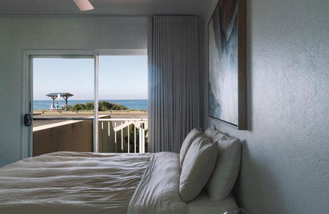 BAY PROPERTIES . Ocean Sounds - Accommodation Rockhampton 4