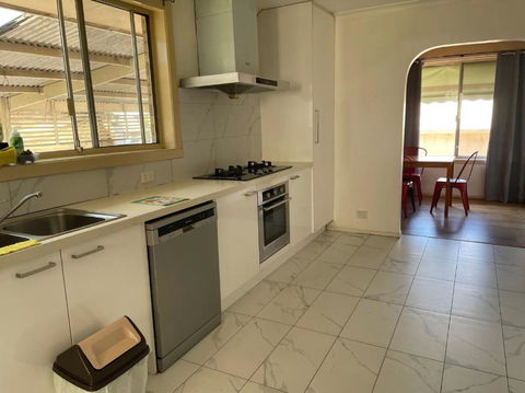 B Convenient And Livable Place For Daily Life - Accommodation Rockhampton 4