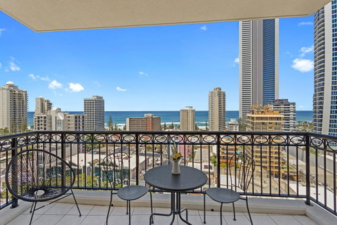 Chevron Renaissance Ocean View - Accommodation Rockhampton 0