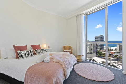 Chevron Renaissance Ocean View - Accommodation Rockhampton 18