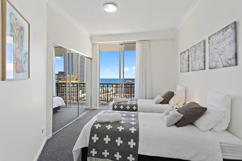 Chevron Renaissance Ocean View - Accommodation Rockhampton 19