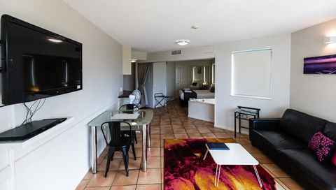 La Promenade - Accommodation Rockhampton 17