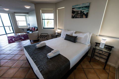 La Promenade - Accommodation Rockhampton 1