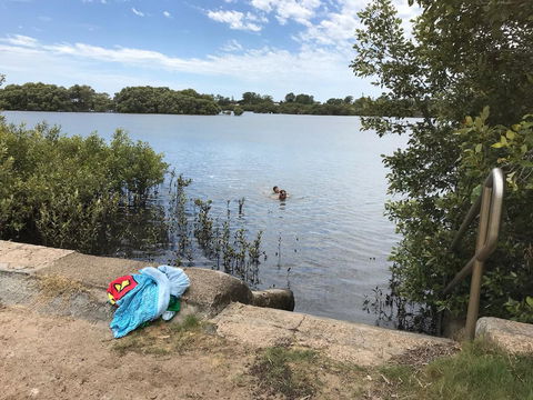 Absolute Waterfront - Accommodation Rockhampton 8