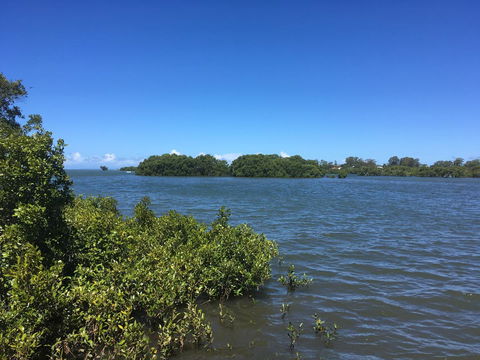 Absolute Waterfront - Accommodation Rockhampton 11