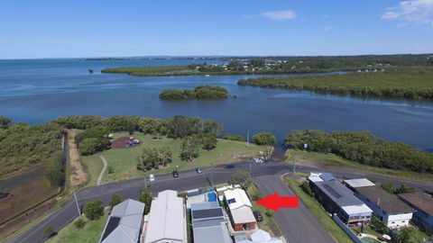Absolute Waterfront - Accommodation Rockhampton 14