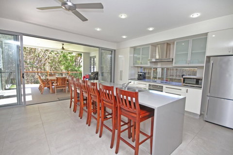 48 Boardrider Crescent, Mt Coolum - Pet Friendly, WiFi, Linen Incl. 500 BOND - Accommodation Rockhampton 2