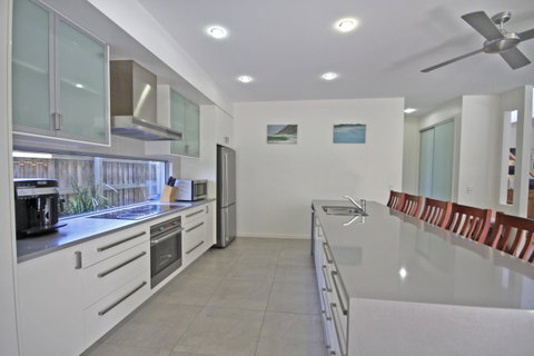48 Boardrider Crescent, Mt Coolum - Pet Friendly, WiFi, Linen Incl. 500 BOND - Accommodation Rockhampton 3