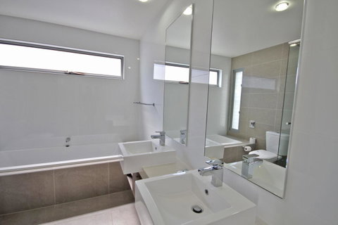 48 Boardrider Crescent, Mt Coolum - Pet Friendly, WiFi, Linen Incl. 500 BOND - Accommodation Rockhampton 8