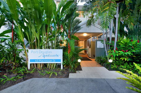 Port Douglas Apartments - Adults Only Oasis - Accommodation Rockhampton 14