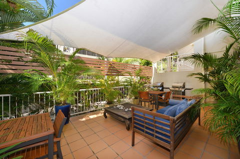 Port Douglas Apartments - Adults Only Oasis - Accommodation Rockhampton 4