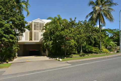 Port Douglas Apartments - Adults Only Oasis - Accommodation Rockhampton 28