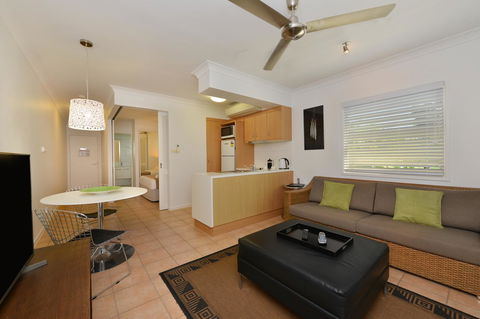 Port Douglas Apartments - Adults Only Oasis - Accommodation Rockhampton 7