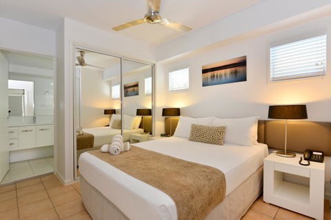 Port Douglas Apartments - Adults Only Oasis - Accommodation Rockhampton 29