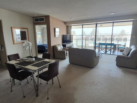 The Waterford Prestige Apartments - Accommodation Rockhampton 4