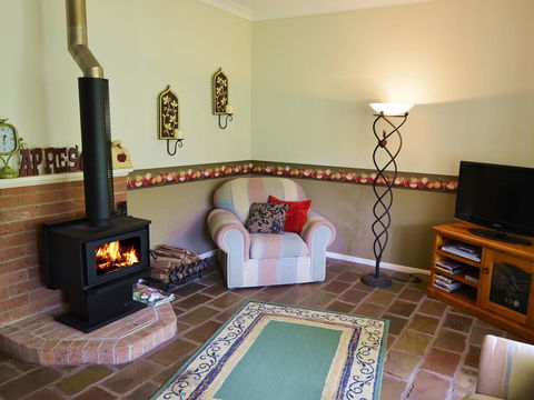 Apple Tree Cottage Montville - Accommodation Rockhampton 4