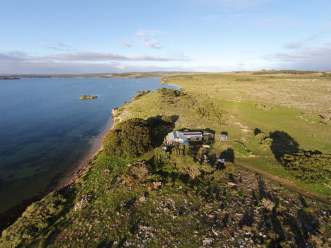Ratcliff Cottage - Accommodation Rockhampton 0