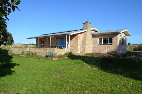 Ratcliff Cottage - Accommodation Rockhampton 7