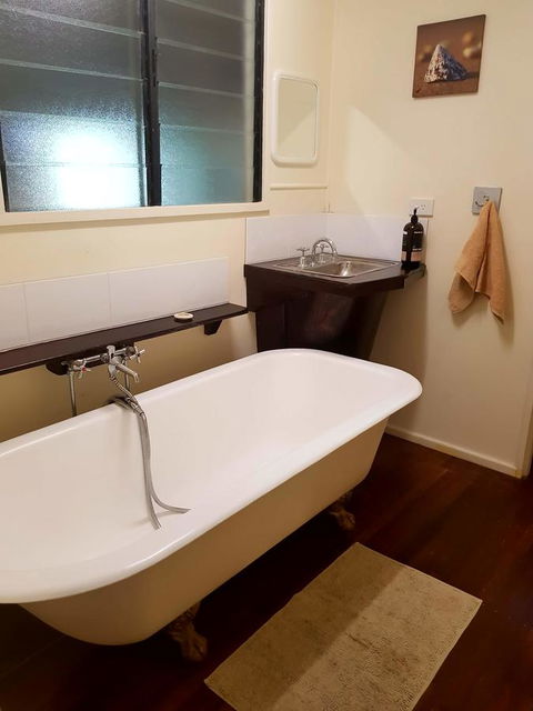 Arcadia Beach Guest House And Car Hire - Accommodation Rockhampton 27