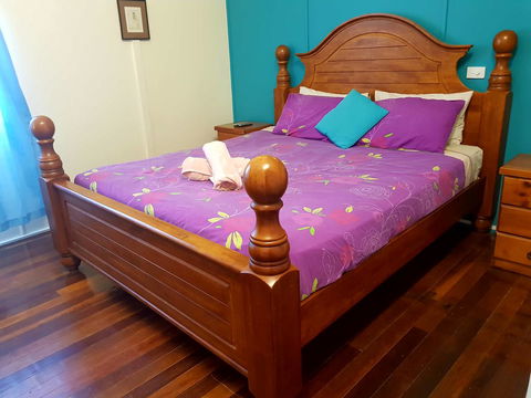Arcadia Beach Guest House And Car Hire - Accommodation Rockhampton 10