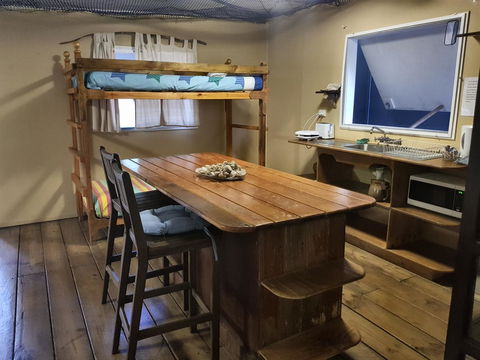 Arcadia Beach Guest House And Car Hire - Accommodation Rockhampton 35