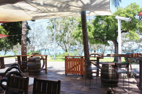 Arcadia Beach Guest House And Car Hire - Accommodation Rockhampton 2
