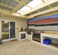 Ocean Wave - Accommodation Rockhampton