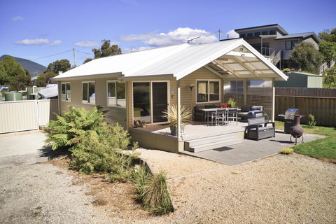 Adventure Bay Holiday Home - Accommodation Rockhampton 2