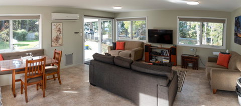 Adventure Bay Holiday Home - Accommodation Rockhampton 4